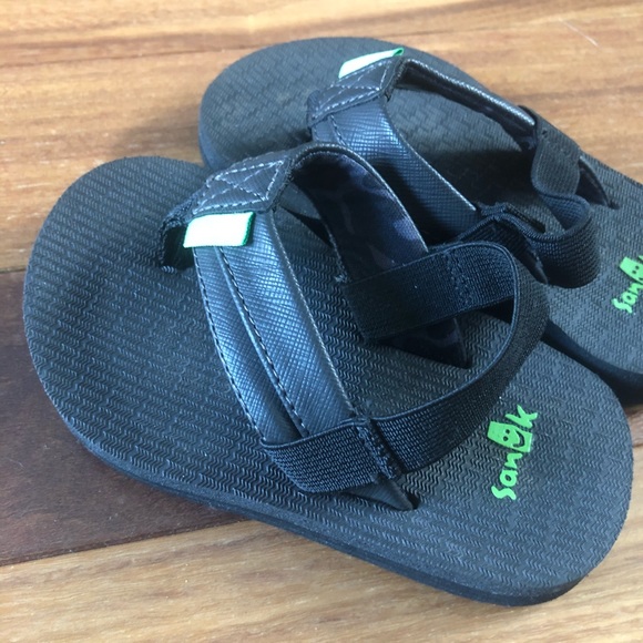 Sanuk Flip Flops - Picture 1 of 5